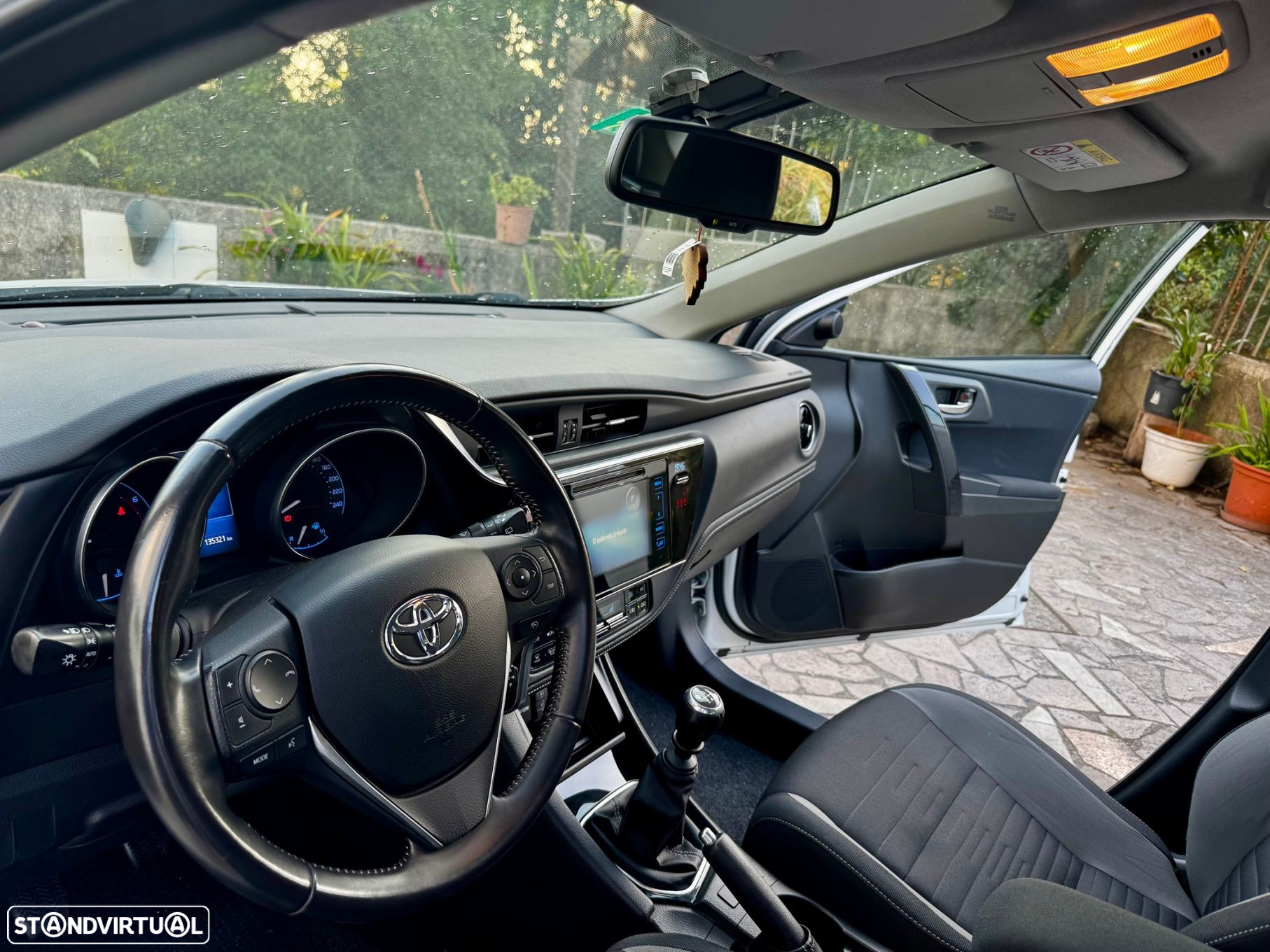 Toyota Auris 1.2T Exclusive - 12