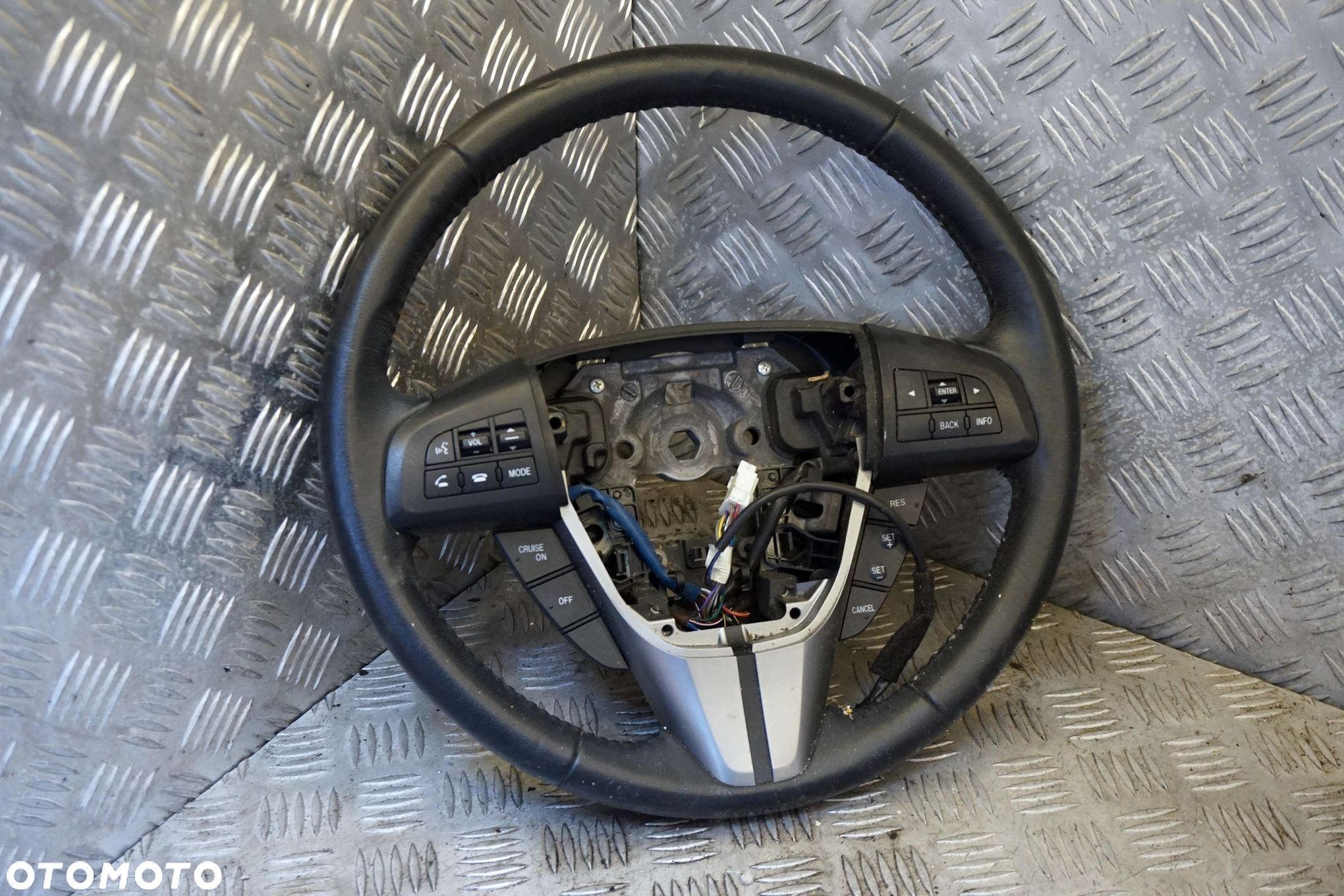 KIEROWNICA SKÓRZANA SKÓRA 3 II BL  MAZDA 2009-2013 - 1