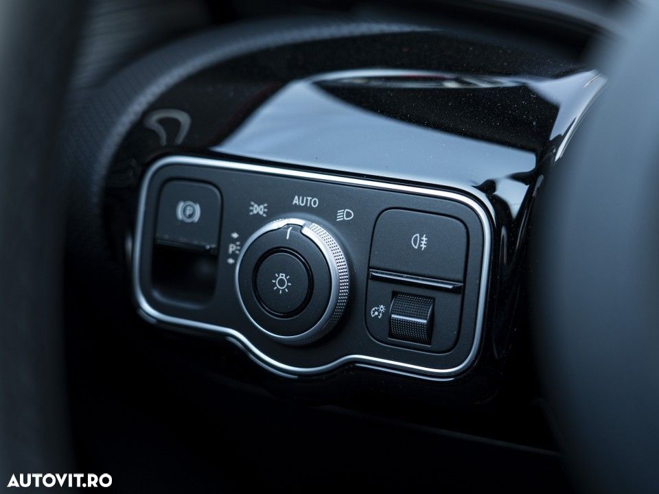 Mercedes-Benz A 250 Sedan 4Matic MHEV 8G-DCT - 14