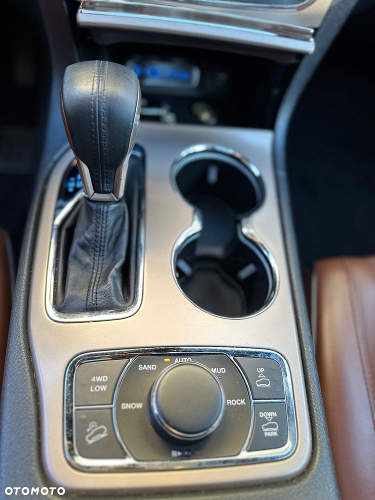 Jeep Grand Cherokee 5.7 V8 Summit - 9
