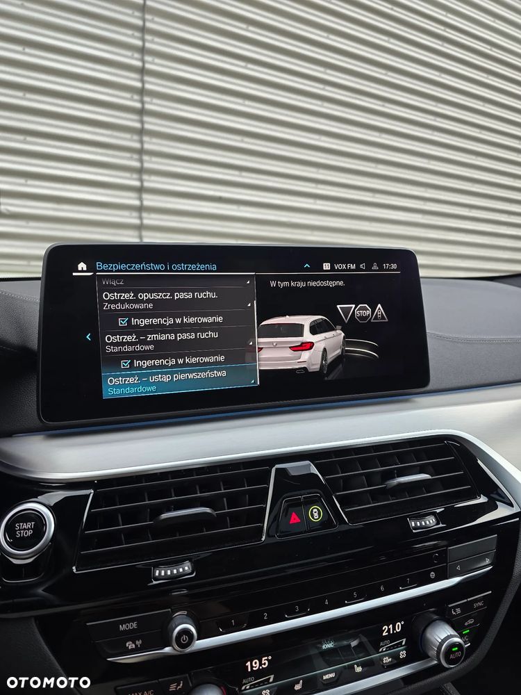 BMW Seria 5 530e Luxury Line sport - 27