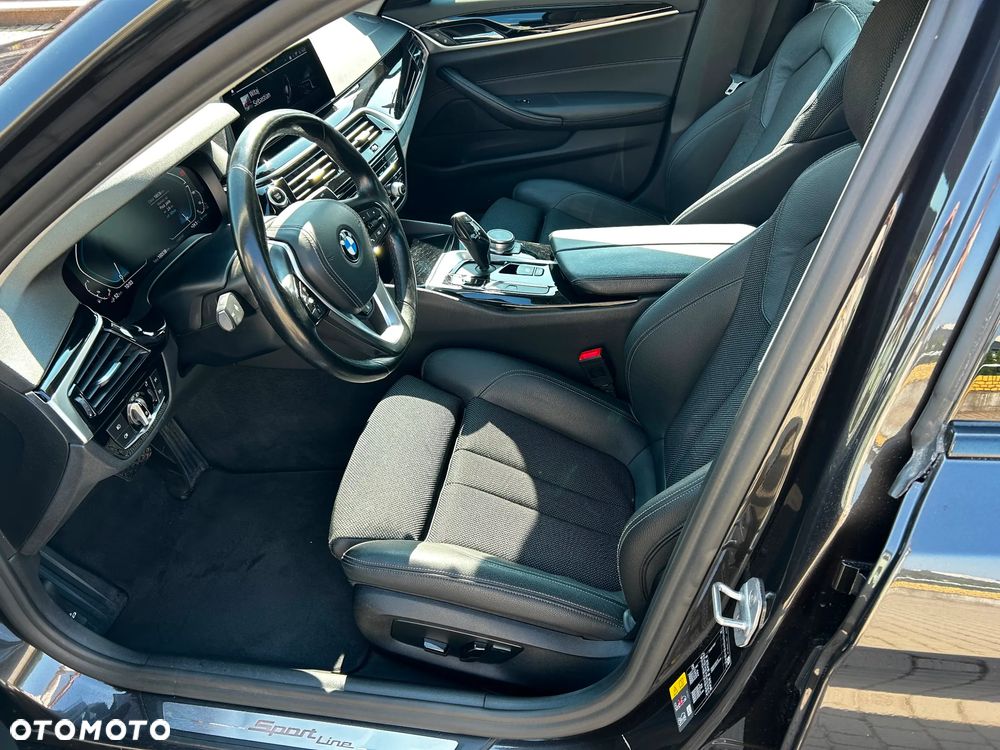 BMW Seria 5 530e iPerformance Luxury Line - 13
