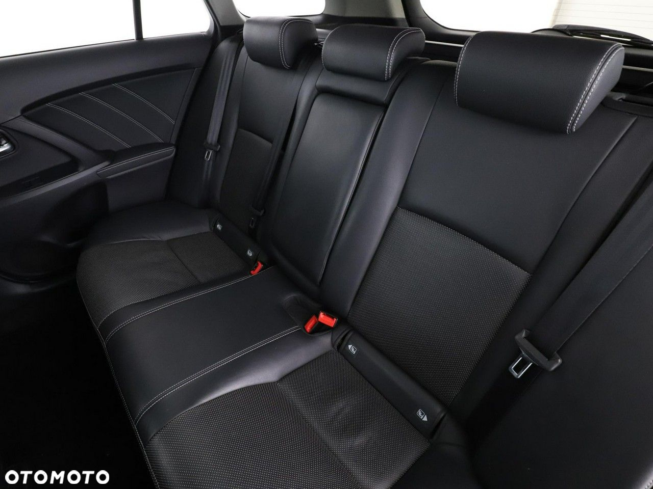 Toyota Avensis Touring Sports 1.8 Multidrive S Edition S+ - 13