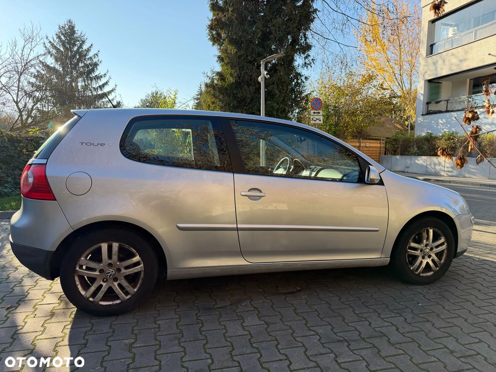Volkswagen Golf 2.0 TDI Tour - 5