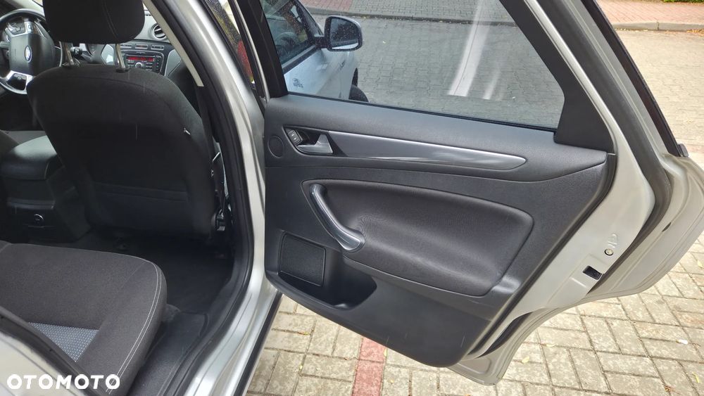 Ford Mondeo 2.0 TDCi Trend - 16