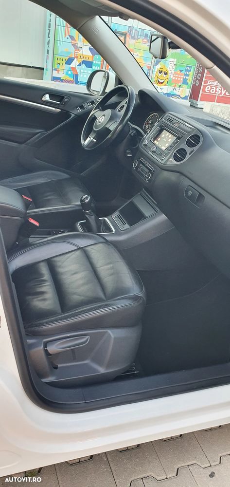 Volkswagen Tiguan 2.0 TDI DPF 4Motion BlueMotion Technology Track & Field - 11