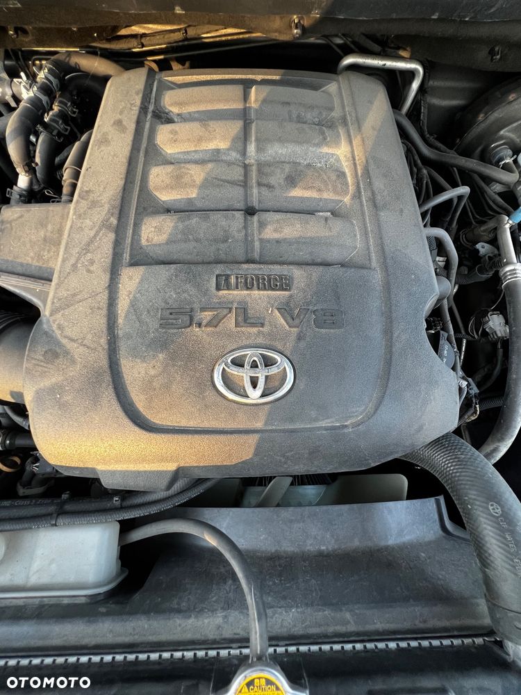 Toyota Sequoia - 10