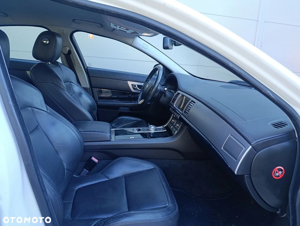 Jaguar XF 3.0 V6 S Pace - 19