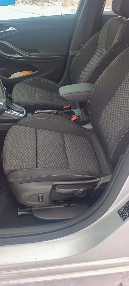 Opel Astra 1.6 CDTI 120 Lat - 11
