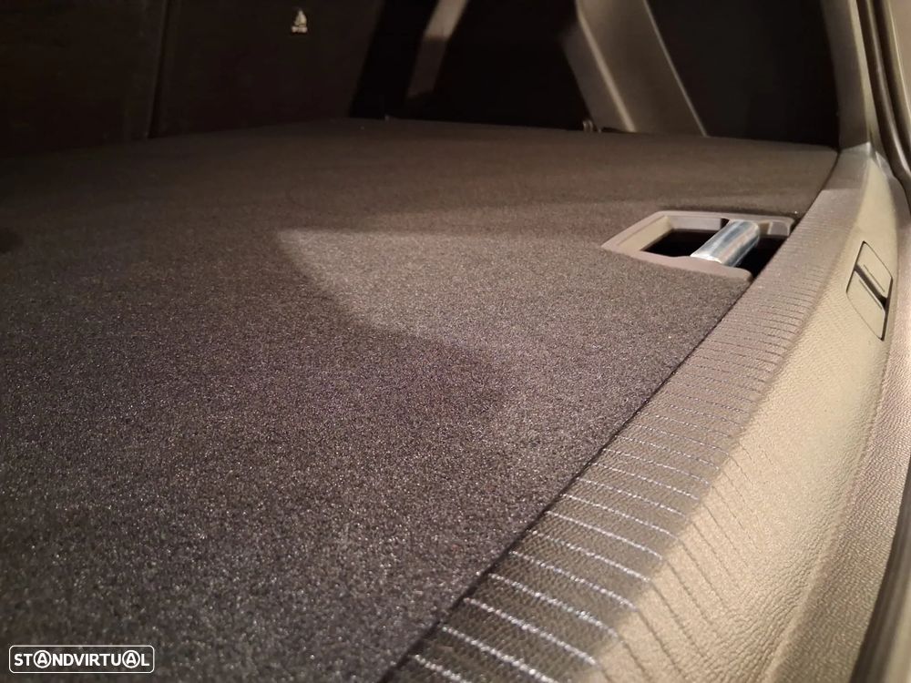 Peugeot 2008 1.5 BlueHDi Allure Pack - 28