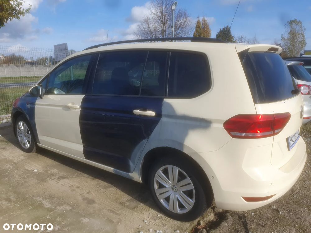 Volkswagen Touran - 4