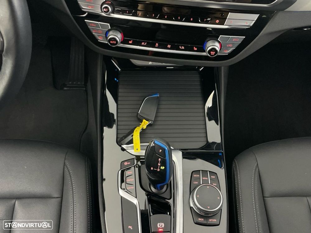 BMW iX3 Inspiring - 16