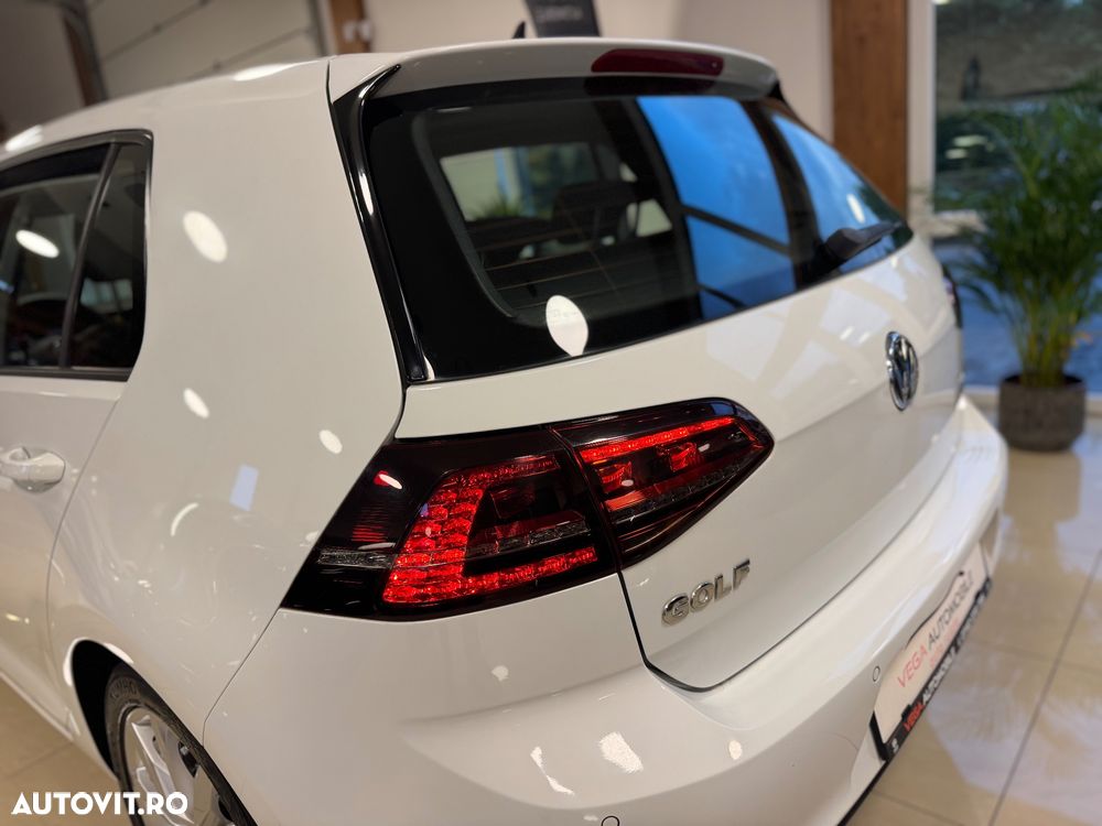 Volkswagen Golf 2.0 TDI DPF BlueMotion Technology Style - 33