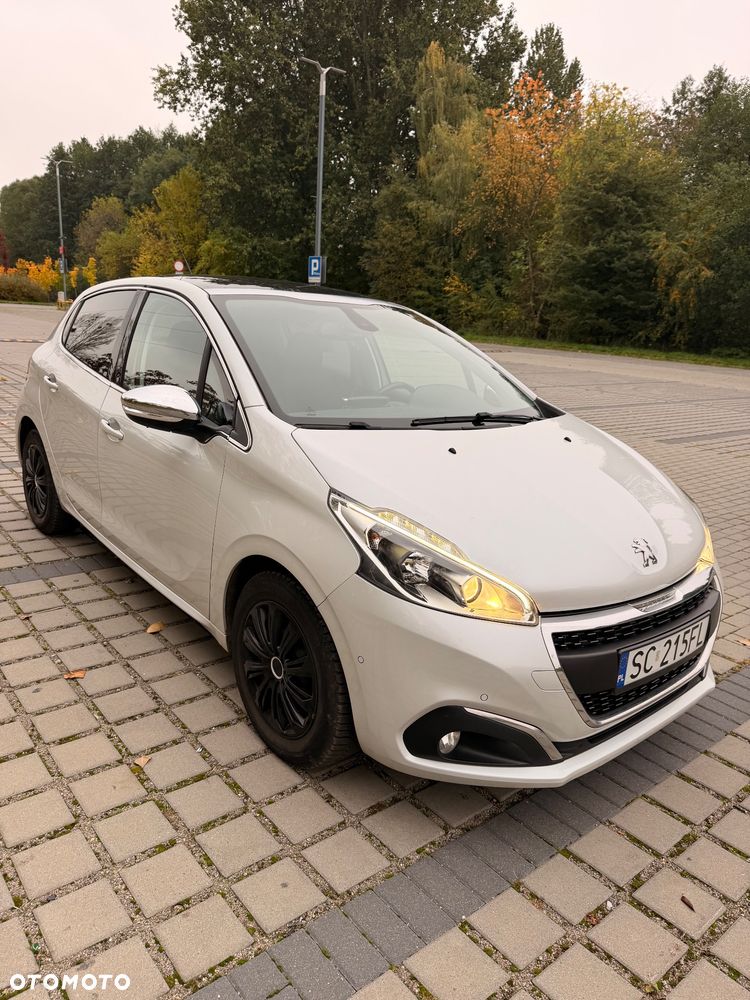 Peugeot 208 2016 photo 3