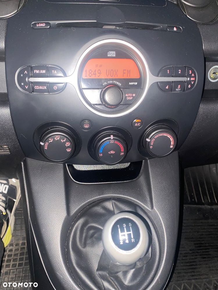 Mazda 2 - 15