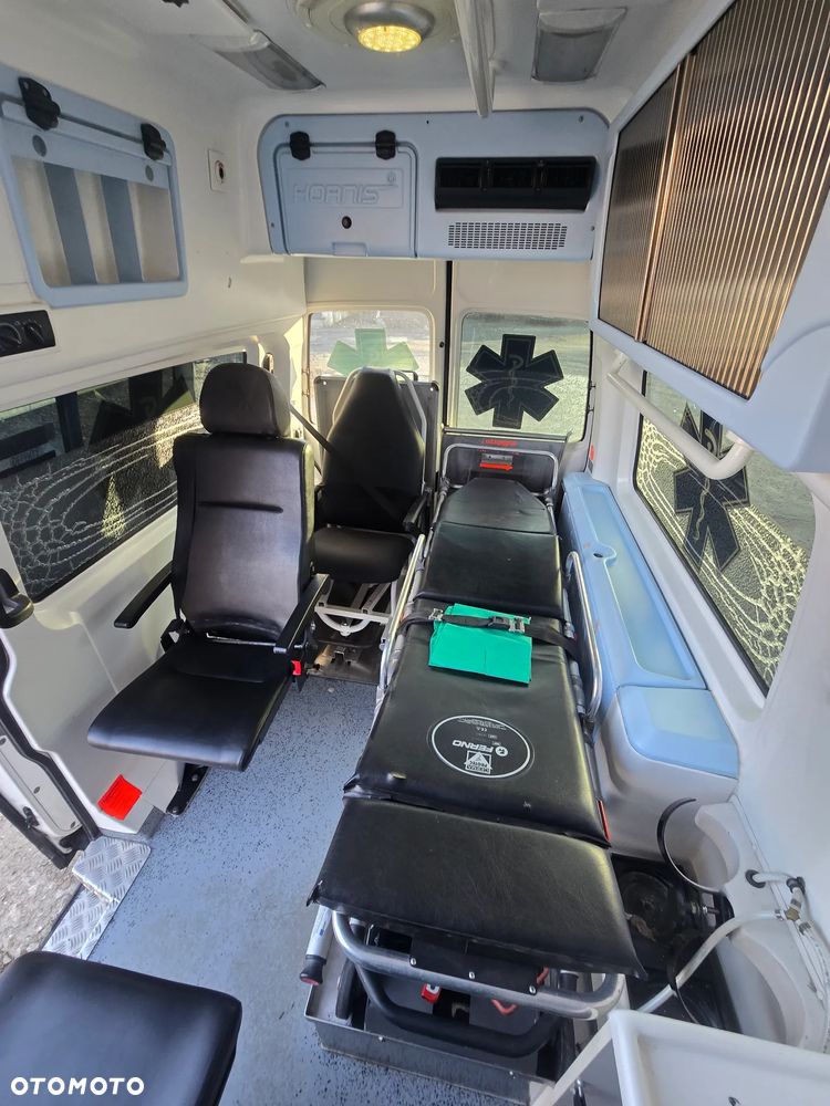 Volkswagen Transporter 2.0 TDi Karetka Ambulans Ferno - 7