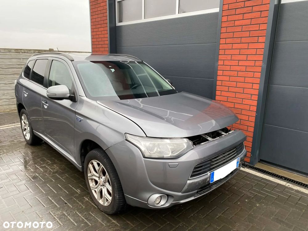 Mitsubishi Outlander 2.4 4WD - 4