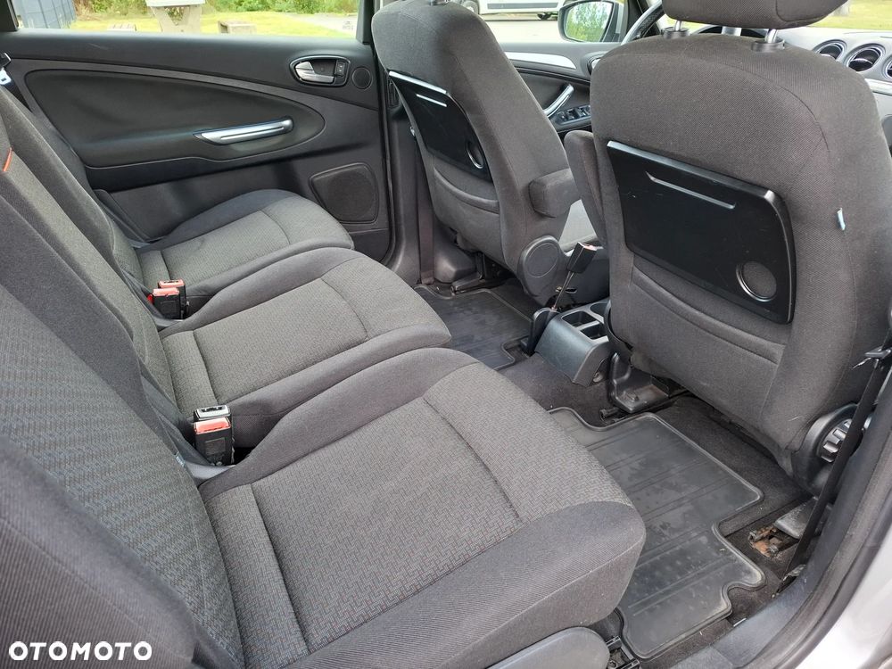 Ford Galaxy - 9