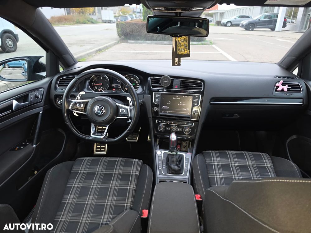 Volkswagen Golf - 7