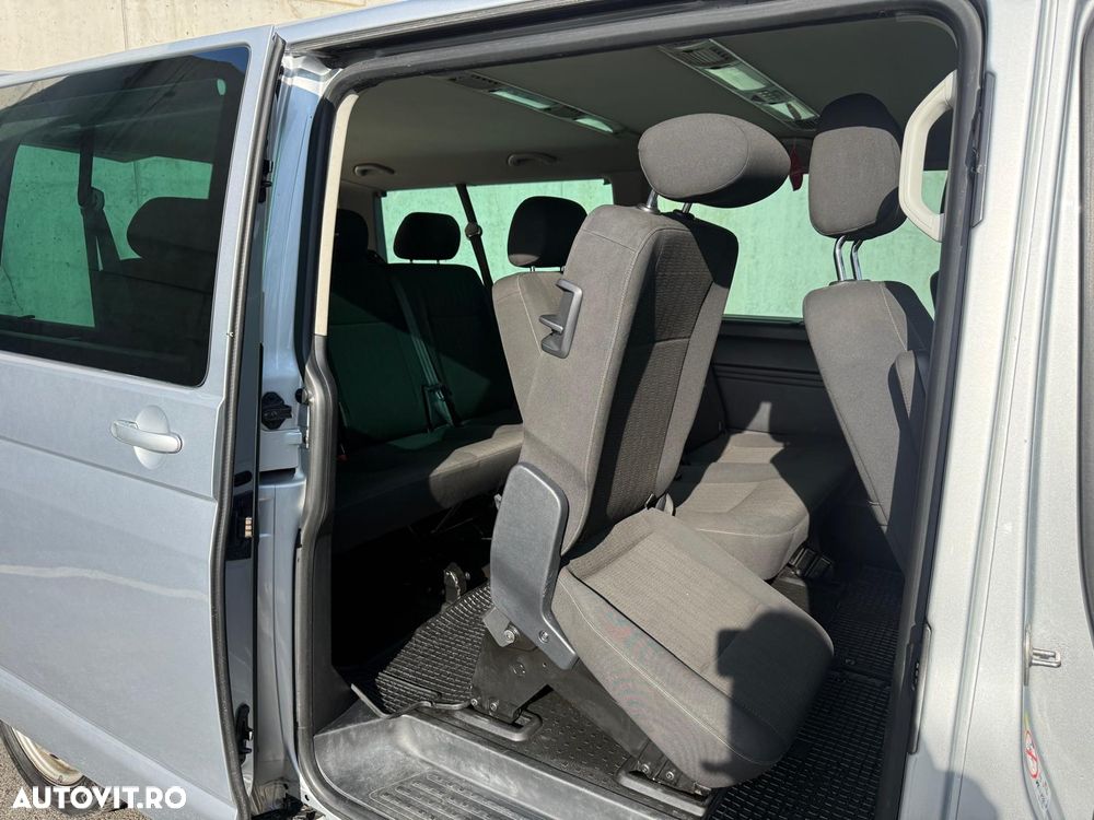 Volkswagen Caravelle - 10