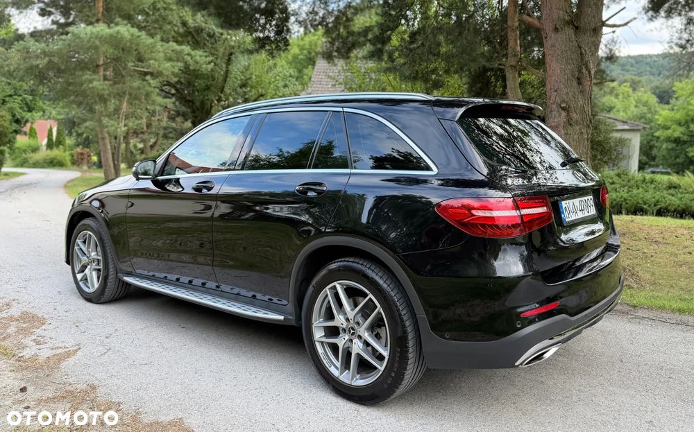 Mercedes-Benz GLC 250 4Matic 9G-TRONIC AMG Line - 11