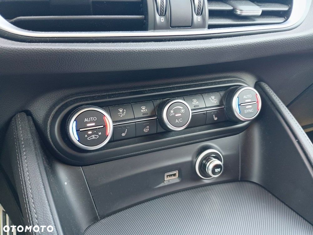 Alfa Romeo Stelvio 2.0 Turbo Veloce Q4 - 25