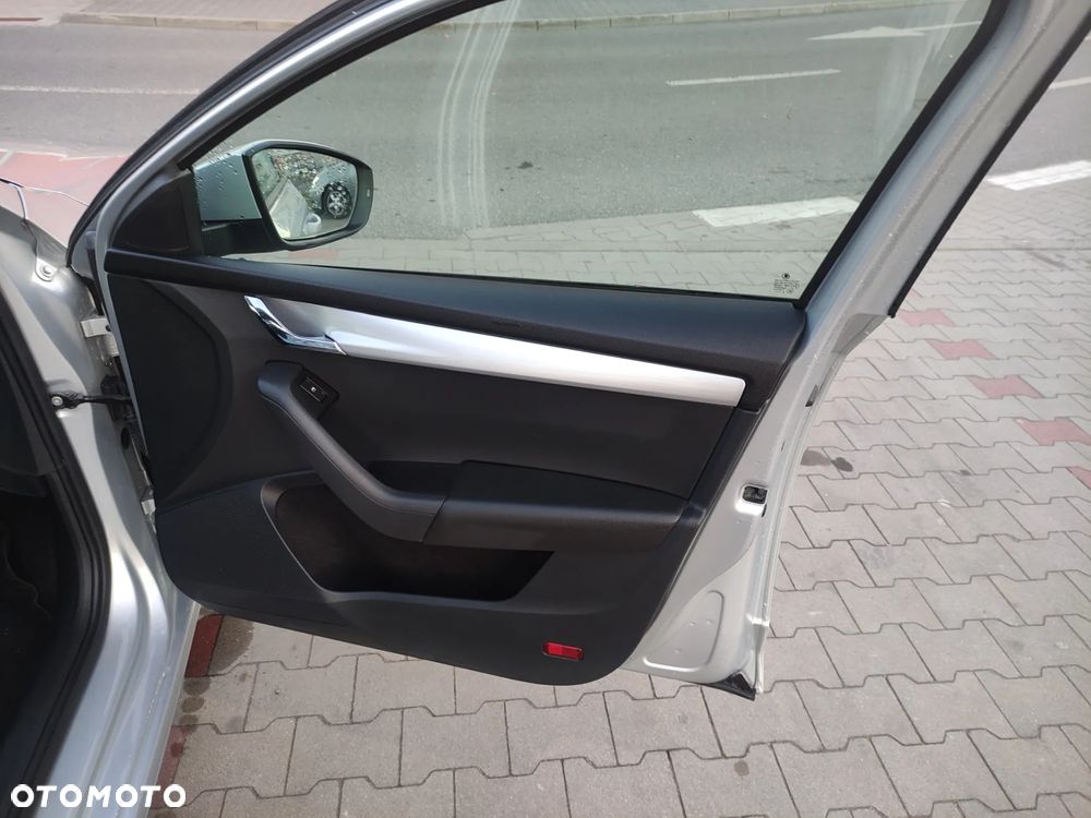 Skoda Octavia 1.6 TDI Ambition DSG - 6