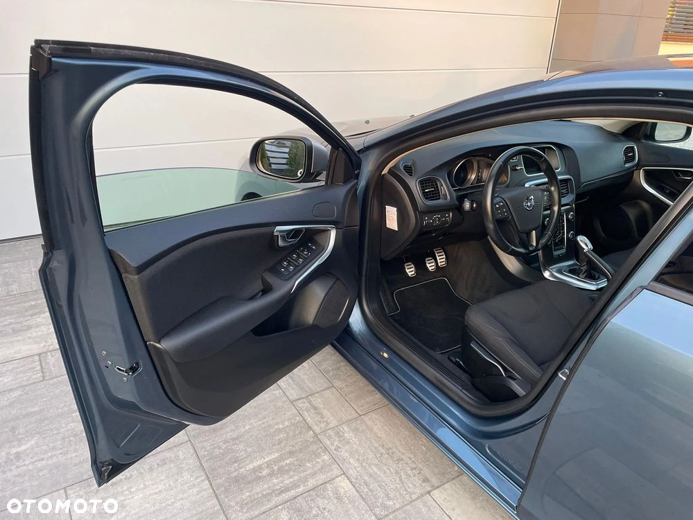 Volvo V40 D2 Summum - 12