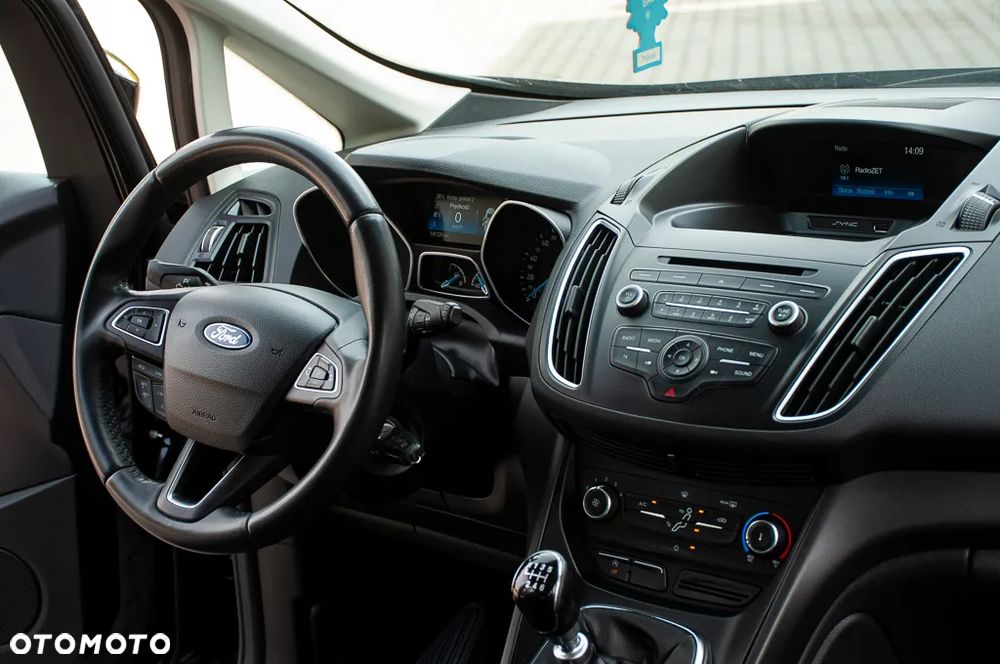 Ford Grand C-MAX - 24