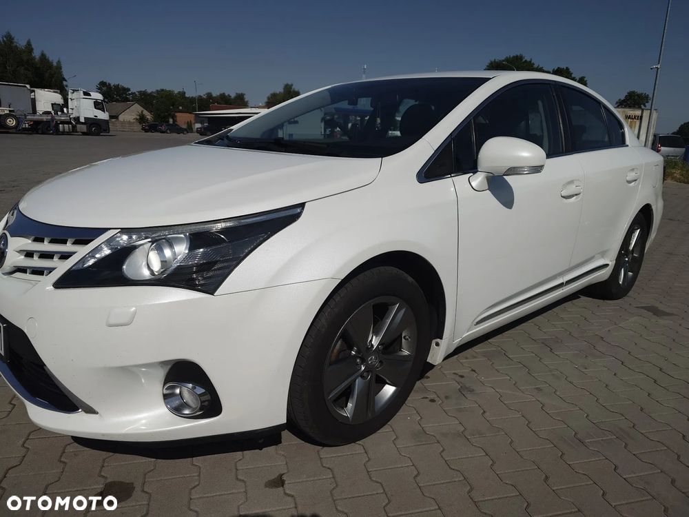 Toyota Avensis 1.8 Premium - 2