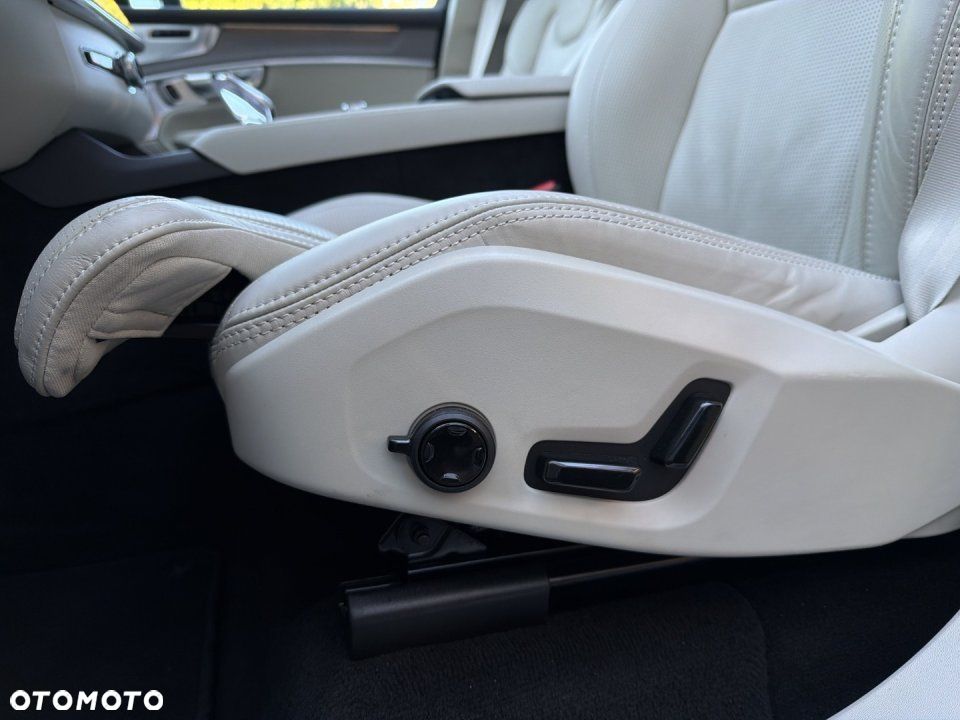 Volvo XC 90 - 21