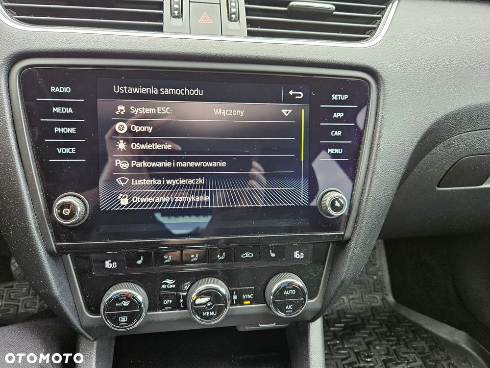 Skoda Octavia 1.5 TSI ACT Style DSG - 5