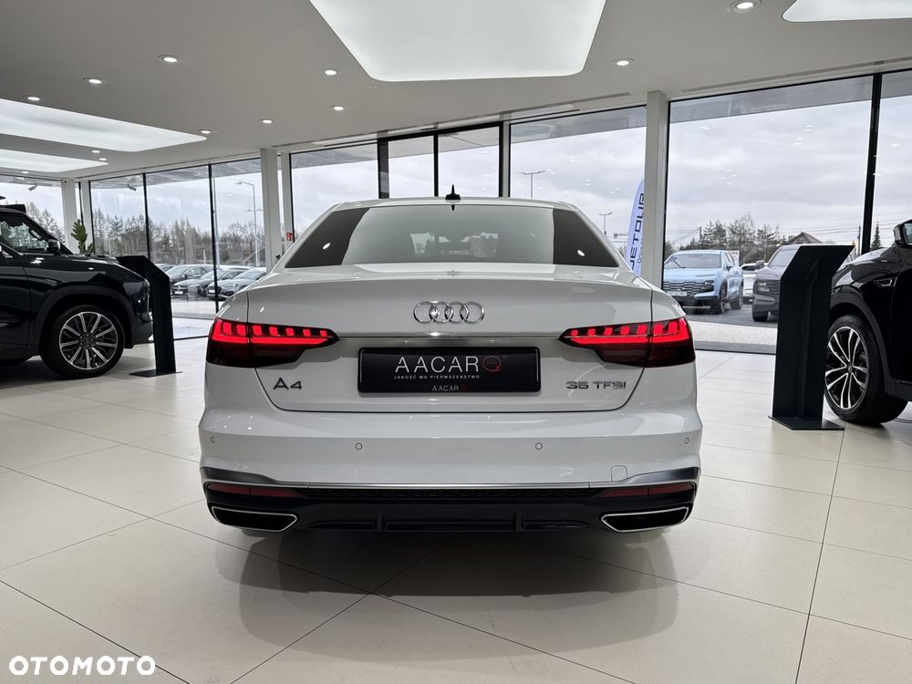 Audi A4 Limousine - 4