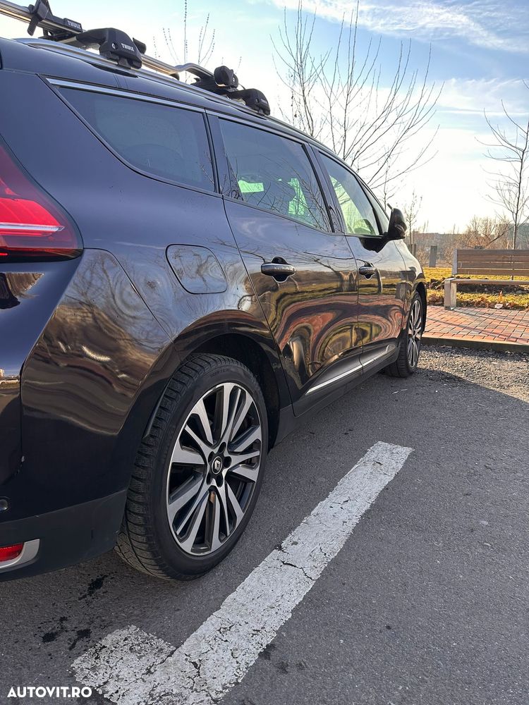 Renault Grand Scenic - 11