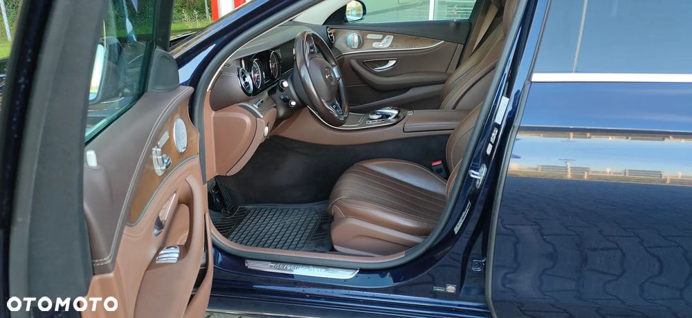 Mercedes-Benz Klasa E 220 d 4Matic 9G-TRONIC AMG Line - 14