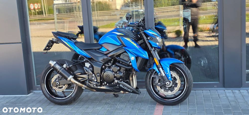 Suzuki GSX - 3
