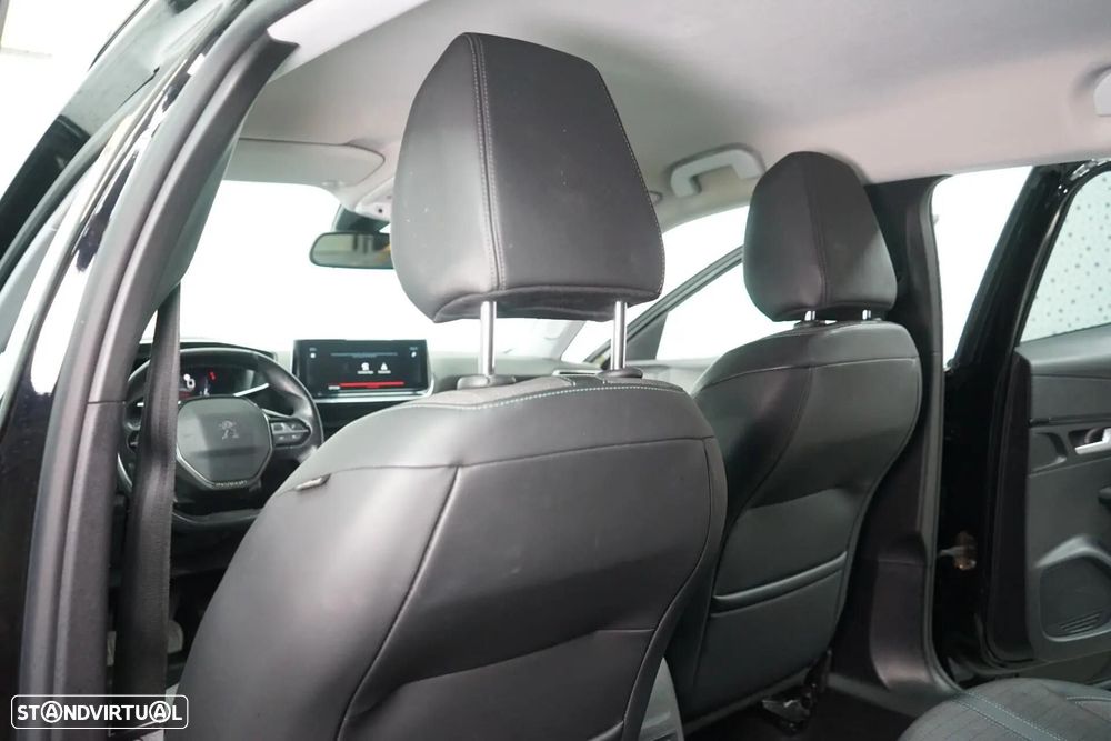 Peugeot 2008 1.2 PureTech Allure - 39