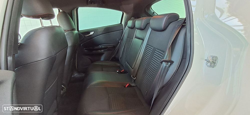 Alfa Romeo Giulietta 1.6 JTDm Distinctive - 12