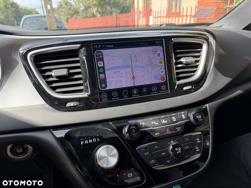 Chrysler Pacifica - 6