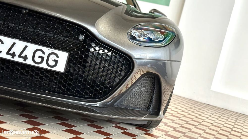 Aston Martin DBS Volante Superleggera - 11