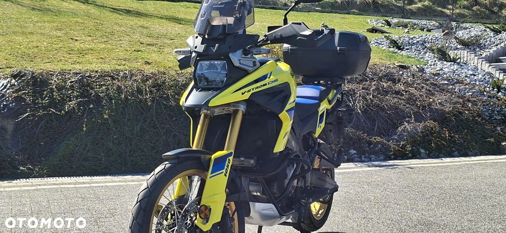 Suzuki V-STROM - 1