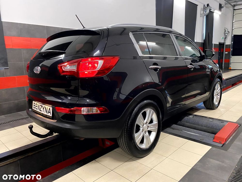 Kia Sportage 2.0 L - 11