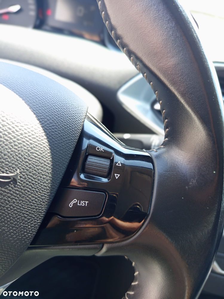 Peugeot 308 - 40