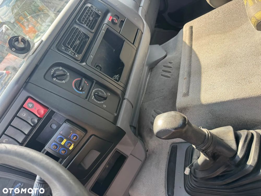 Renault Kerax 270DCi Wywrotka 3 str SPECJALNY 19 Tonowy Solarka Piaskarka Pług - 26
