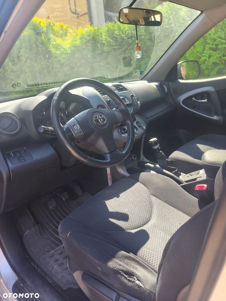 Toyota RAV4 2.2 D-4D Sol - 10