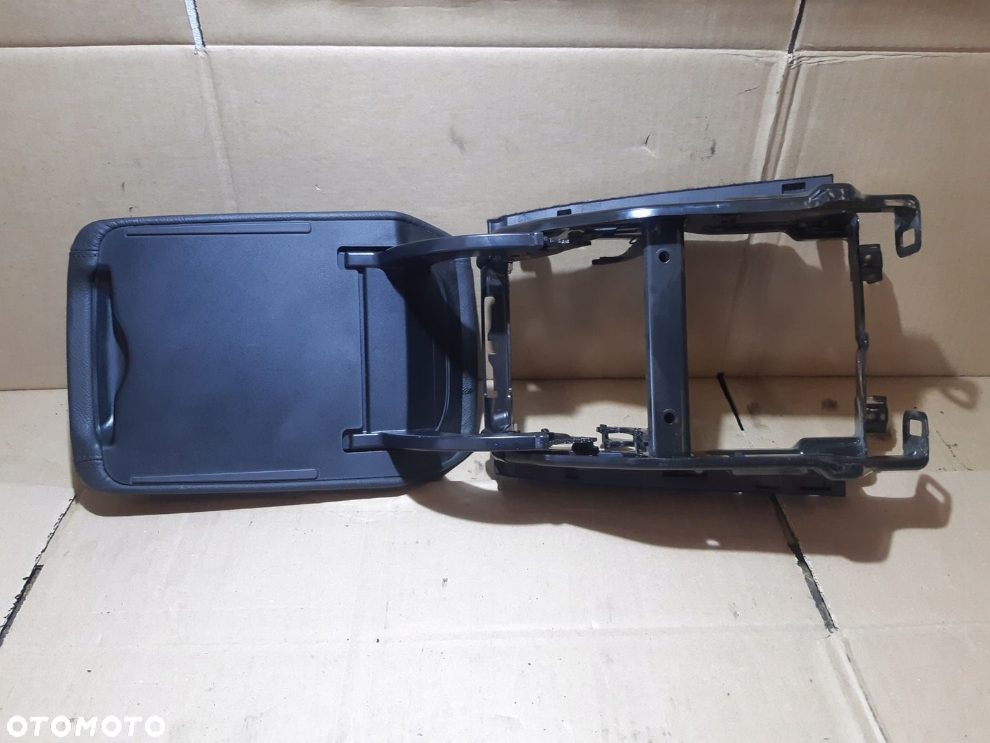 AUDI Q5 8R PODŁOKIETNIK PRZÓD SKÓRA 8R0864283A - 3