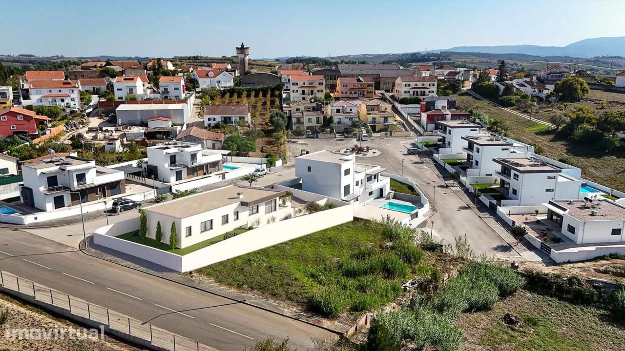 Moradia Térrea em Construção na Vermelha, Cadaval - Grande imagem: 4/30