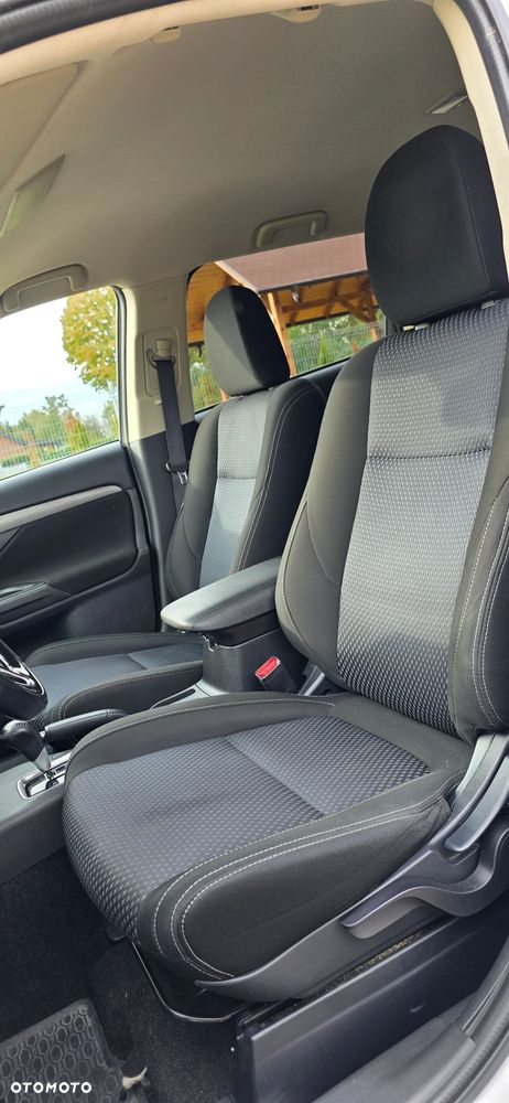 Mitsubishi Outlander 2.0 Instyle Navi 4WD CVT - 20