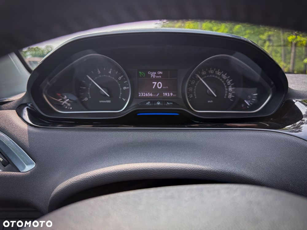 Peugeot 208 1.2 PureTech Allure - 15