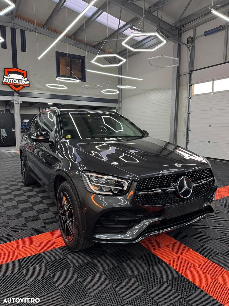 Mercedes-Benz GLC 220 d 4Matic 9G-TRONIC AMG Line - 8